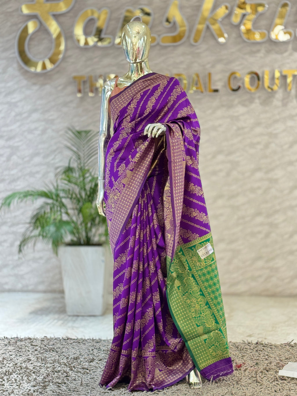Q562717 Elegant Purple & Turquoise Woven Saree