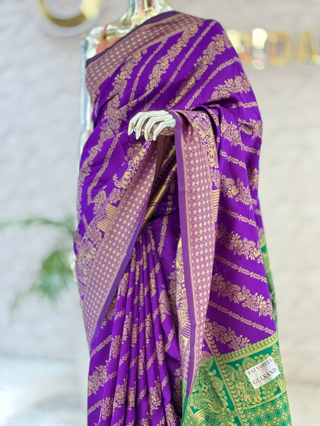Q562717 Elegant Purple & Turquoise Woven Saree