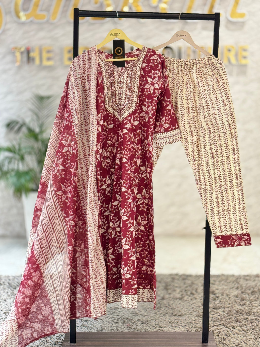 Premium Maroon Floral Hand-Block Printed Cotton Kurta Set with Coordinated Dupatta q562788