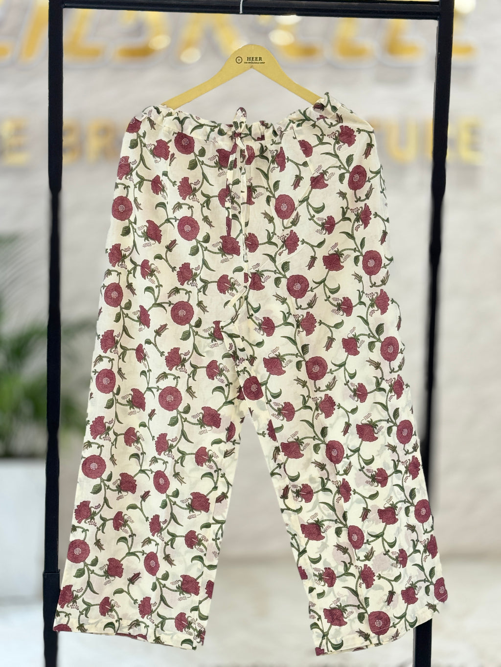 Elegant Cream and Pink Floral Block Printed Cotton Kurta Set with Dupatta q562833