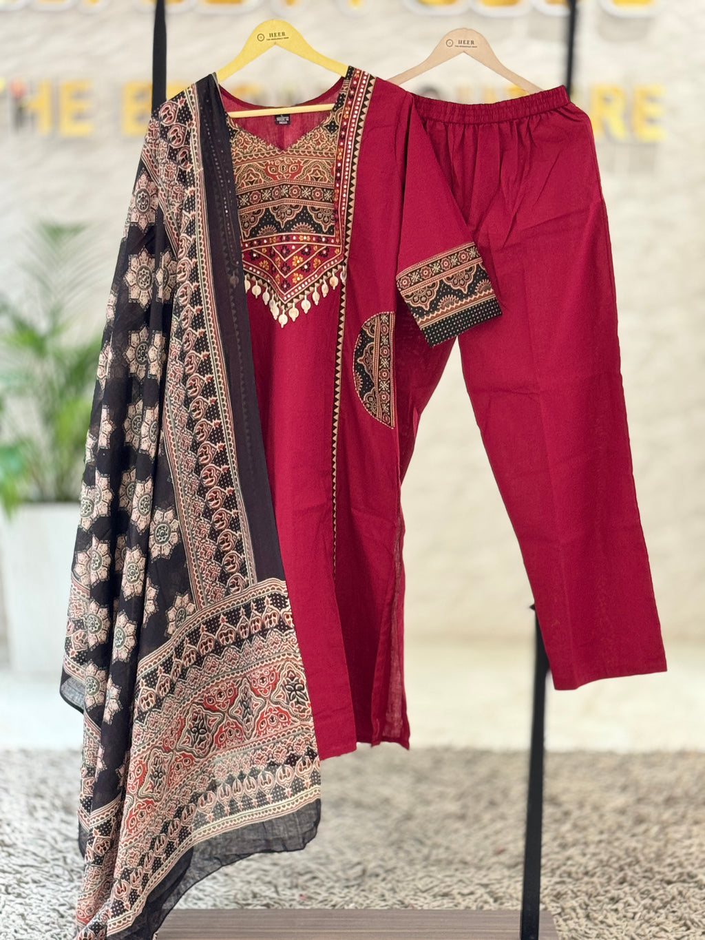Q562844 Elegant Crimson Red Cotton Suit Set with Kalamkari Print Dupatta (M-XXL)