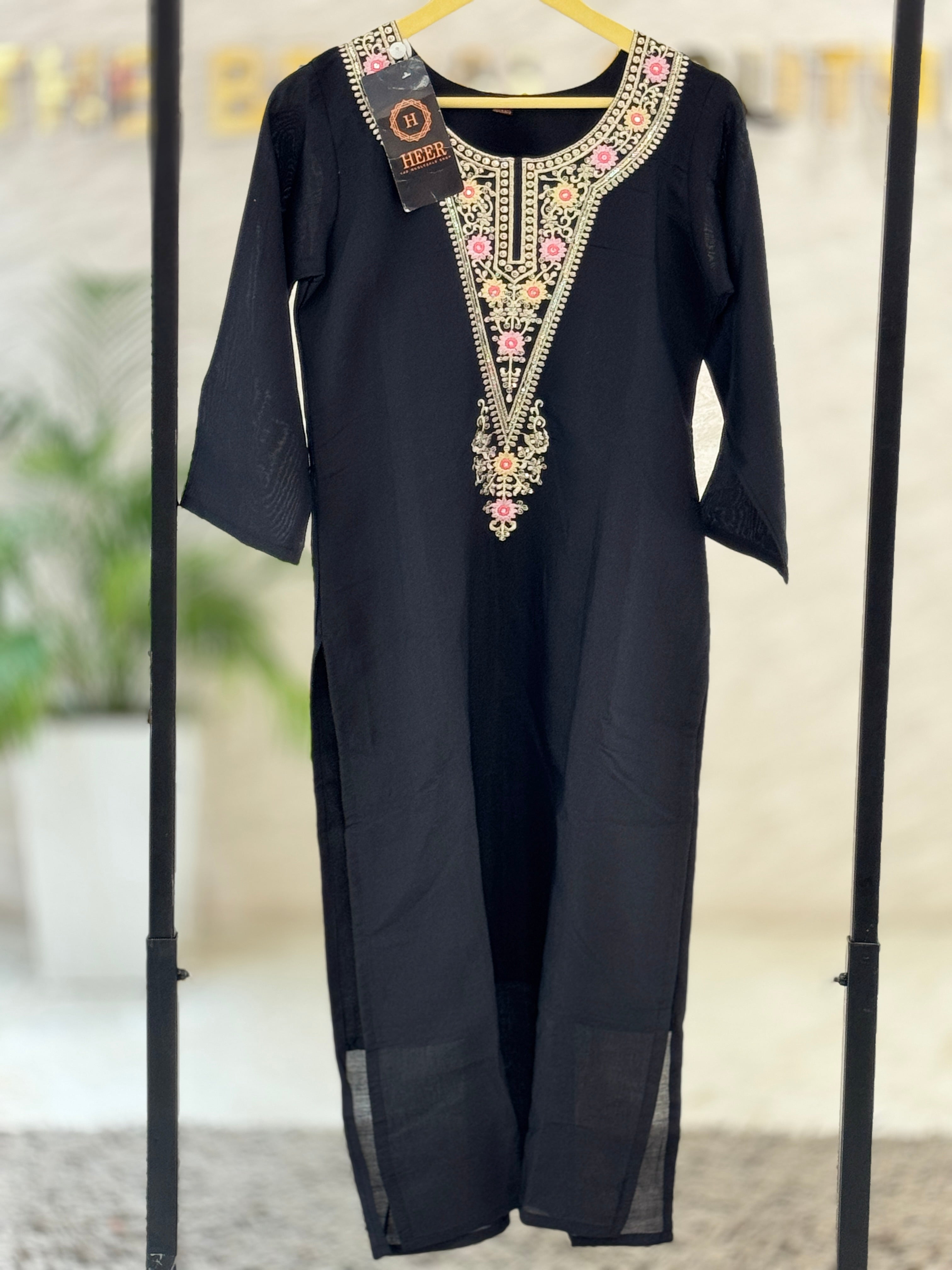 Q561157 Sophisticated Black Embroidered Kurta Set with Floral Print Ajrakh Dupatta