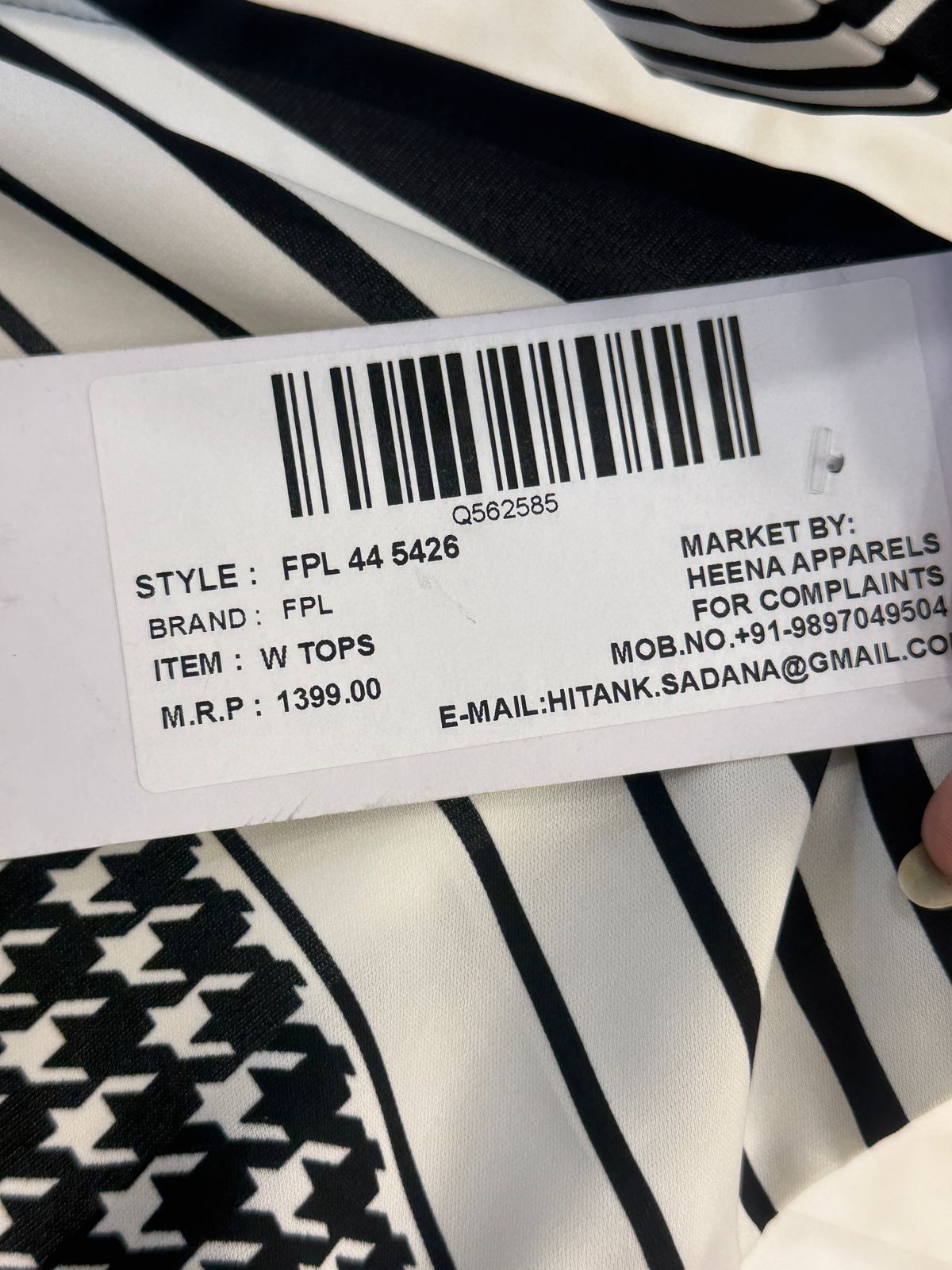 Q562585 Trendy Monochrome Casual Partywear Top