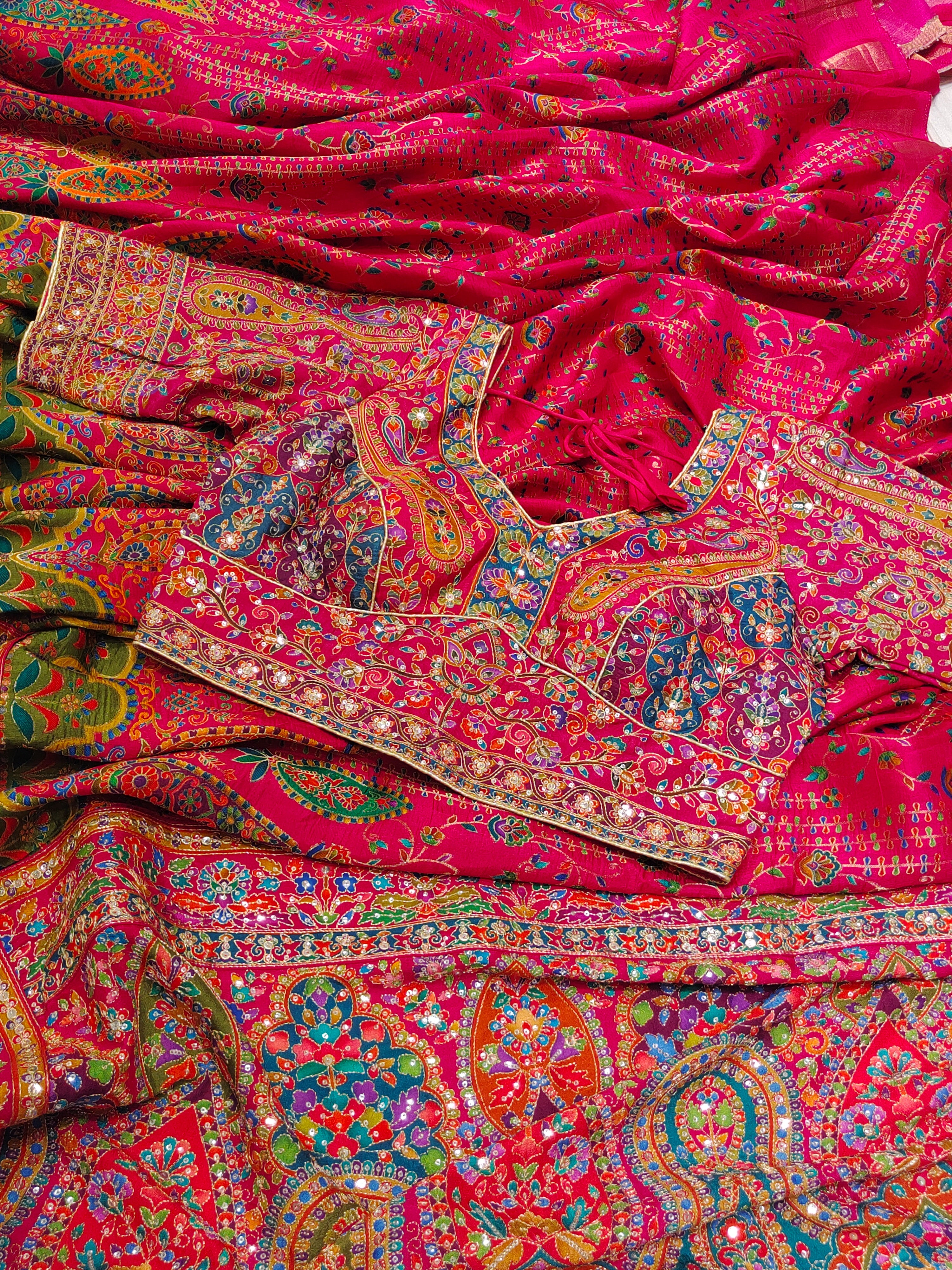 Q562746 Multicolour Printed hand embroidered Saree